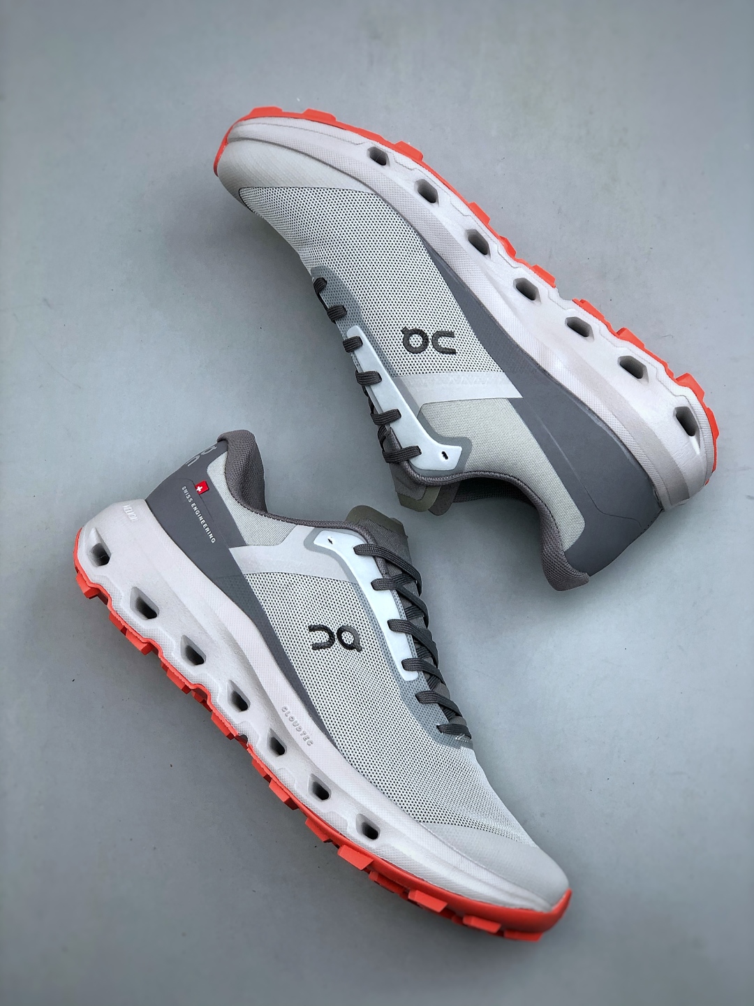 💰220  On昂跑Cloudpulse Next 轻量运动休闲鞋 尺码：40-46