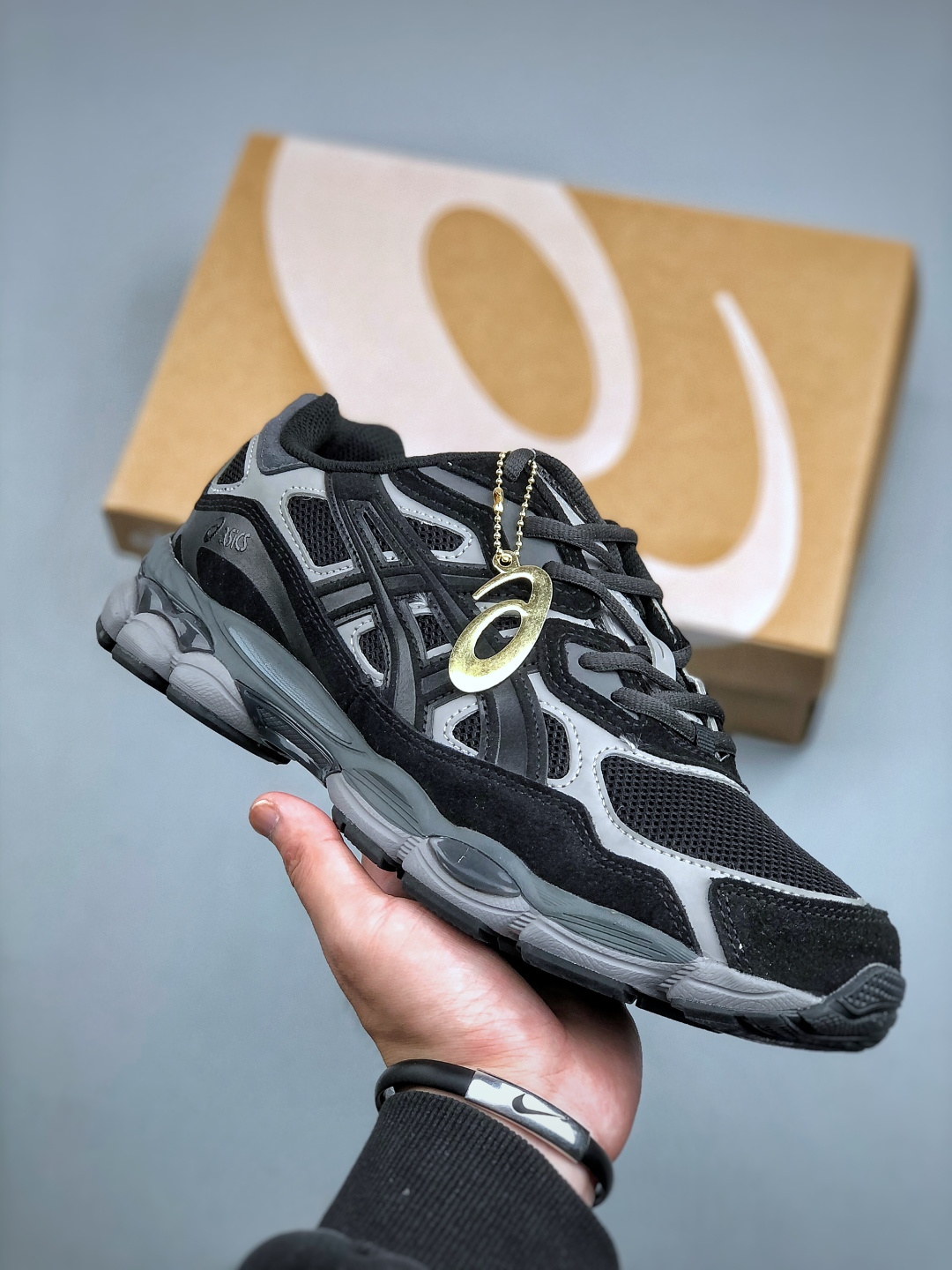 💰 125 ASICS/亚瑟士GEL-NYC透气网眼鞋面配合部分合成革材质 采用全新AHAR+橡胶材质 更加耐磨 货号：1201A789-020 尺码：36-46（半）