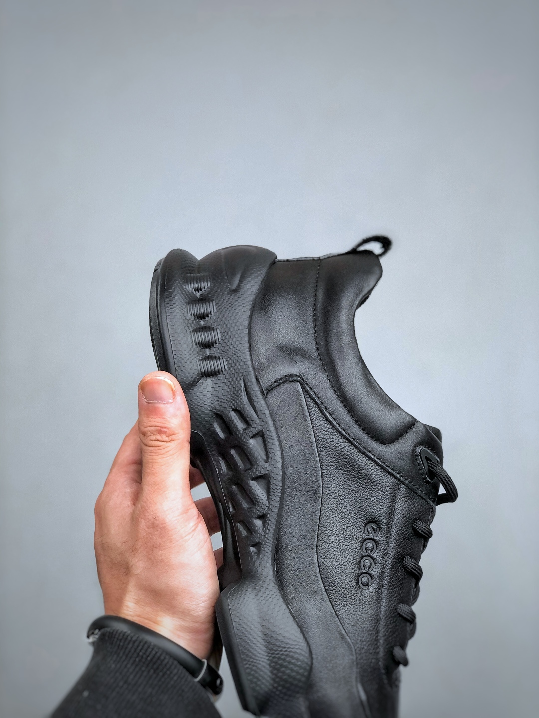 ECCO爱步运动鞋男鞋 秋冬真皮休闲防滑跑步鞋