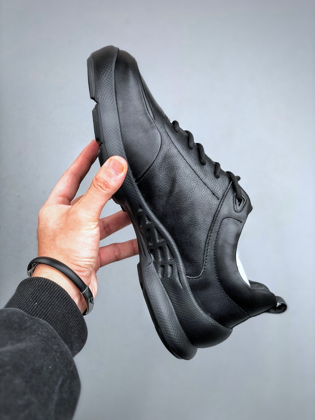 ECCO爱步运动鞋男鞋 秋冬真皮休闲防滑跑步鞋