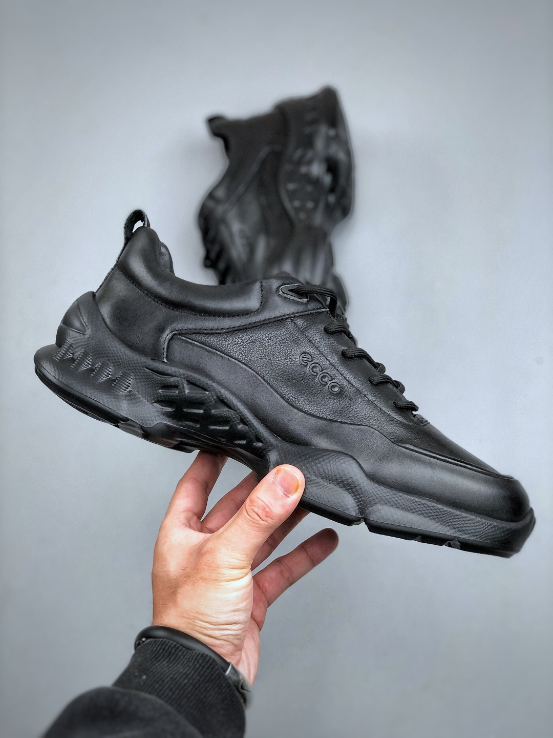 ECCO爱步运动鞋男鞋 秋冬真皮休闲防滑跑步鞋