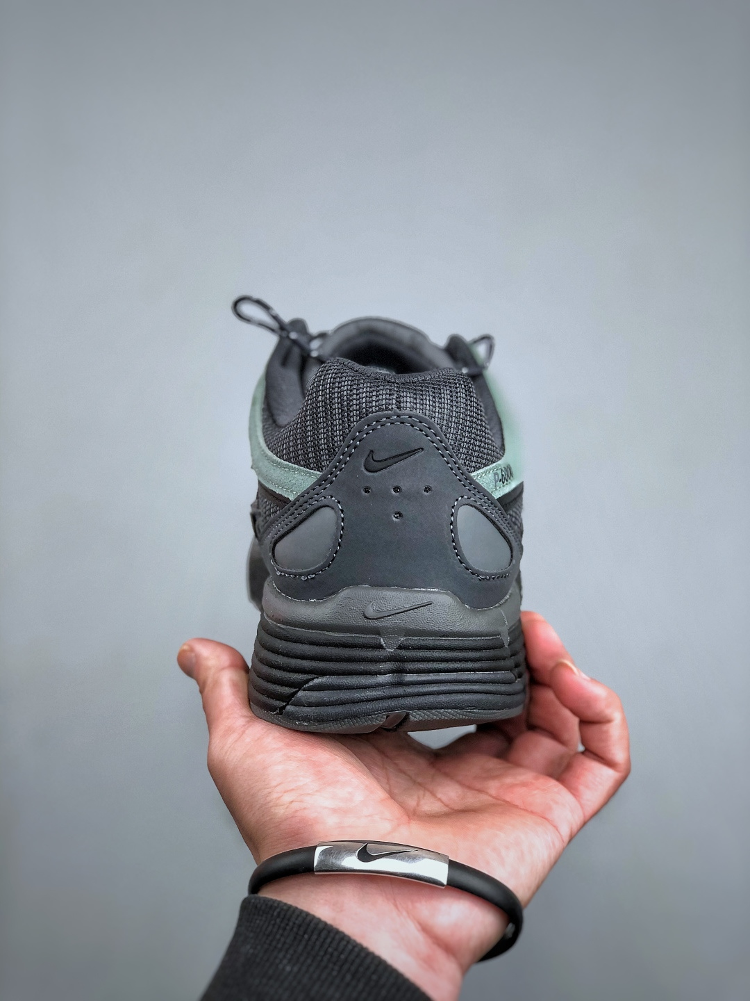 💰220Nike P-6000 复古休闲运动老爹鞋 #层次鲜明线条设计 摆脱厚重外形 超轻鞋身 细节随意对比 货号：IM5997 060 尺码：39-46（半）