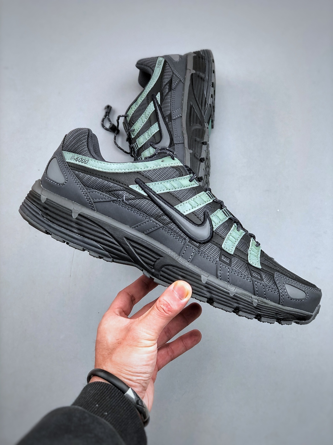 💰220Nike P-6000 复古休闲运动老爹鞋 #层次鲜明线条设计 摆脱厚重外形 超轻鞋身 细节随意对比 货号：IM5997 060 尺码：39-46（半）