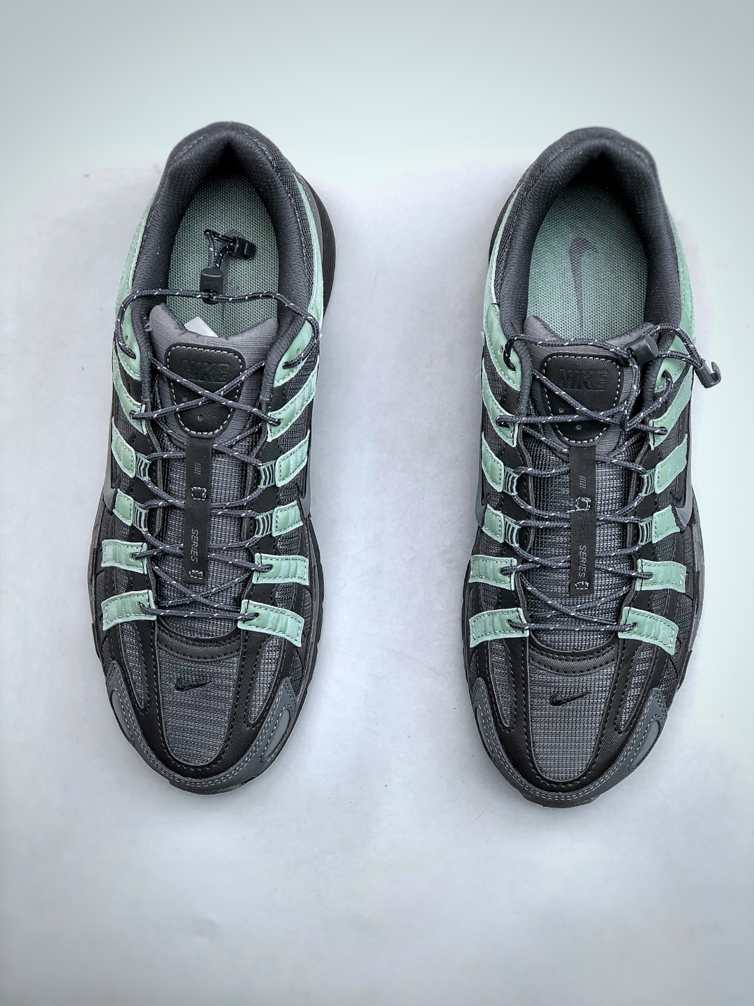 💰220Nike P-6000 复古休闲运动老爹鞋 #层次鲜明线条设计 摆脱厚重外形 超轻鞋身 细节随意对比 货号：IM5997 060 尺码：39-46（半）