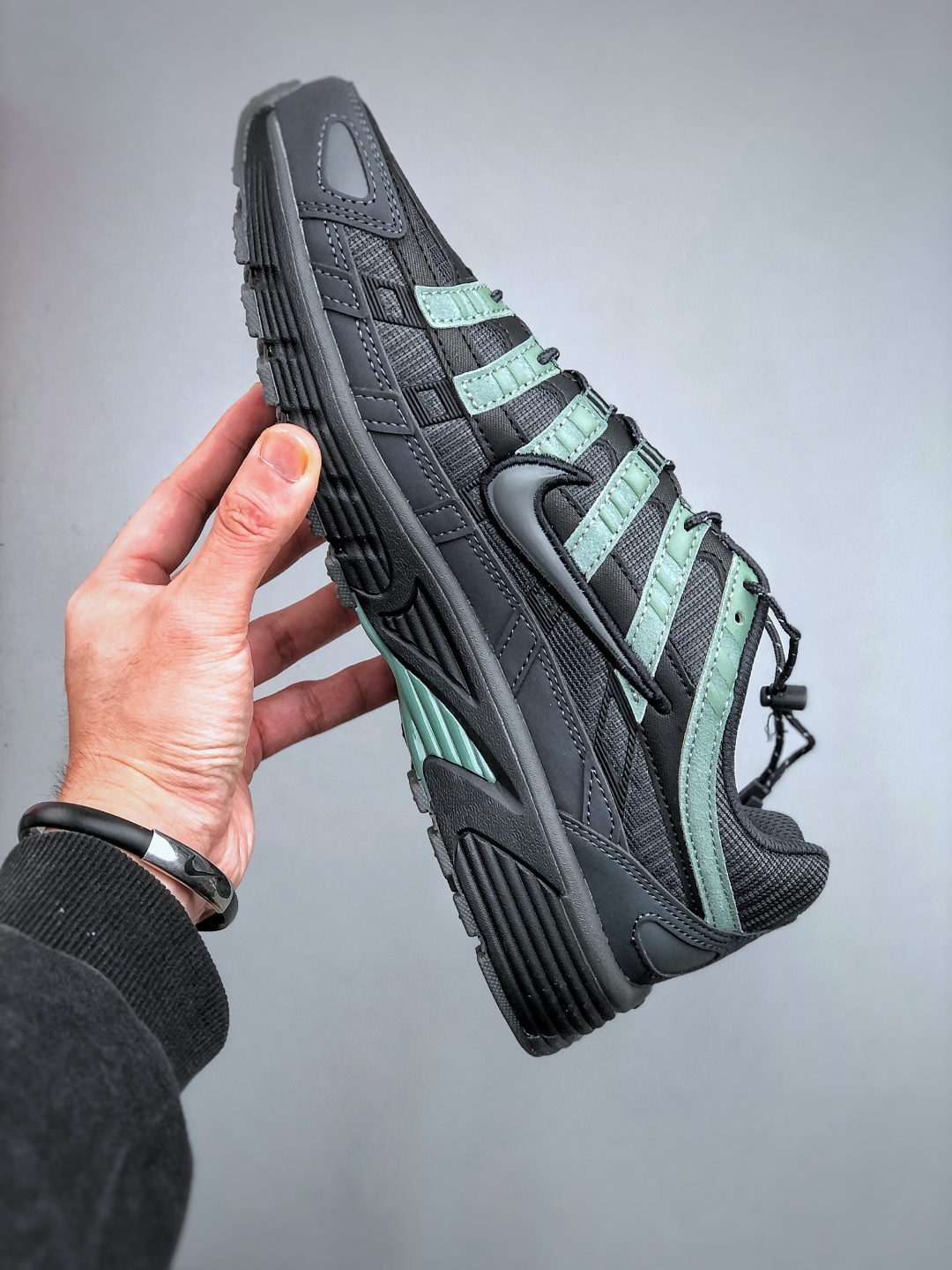 💰220Nike P-6000 复古休闲运动老爹鞋 #层次鲜明线条设计 摆脱厚重外形 超轻鞋身 细节随意对比 货号：IM5997 060 尺码：39-46（半）