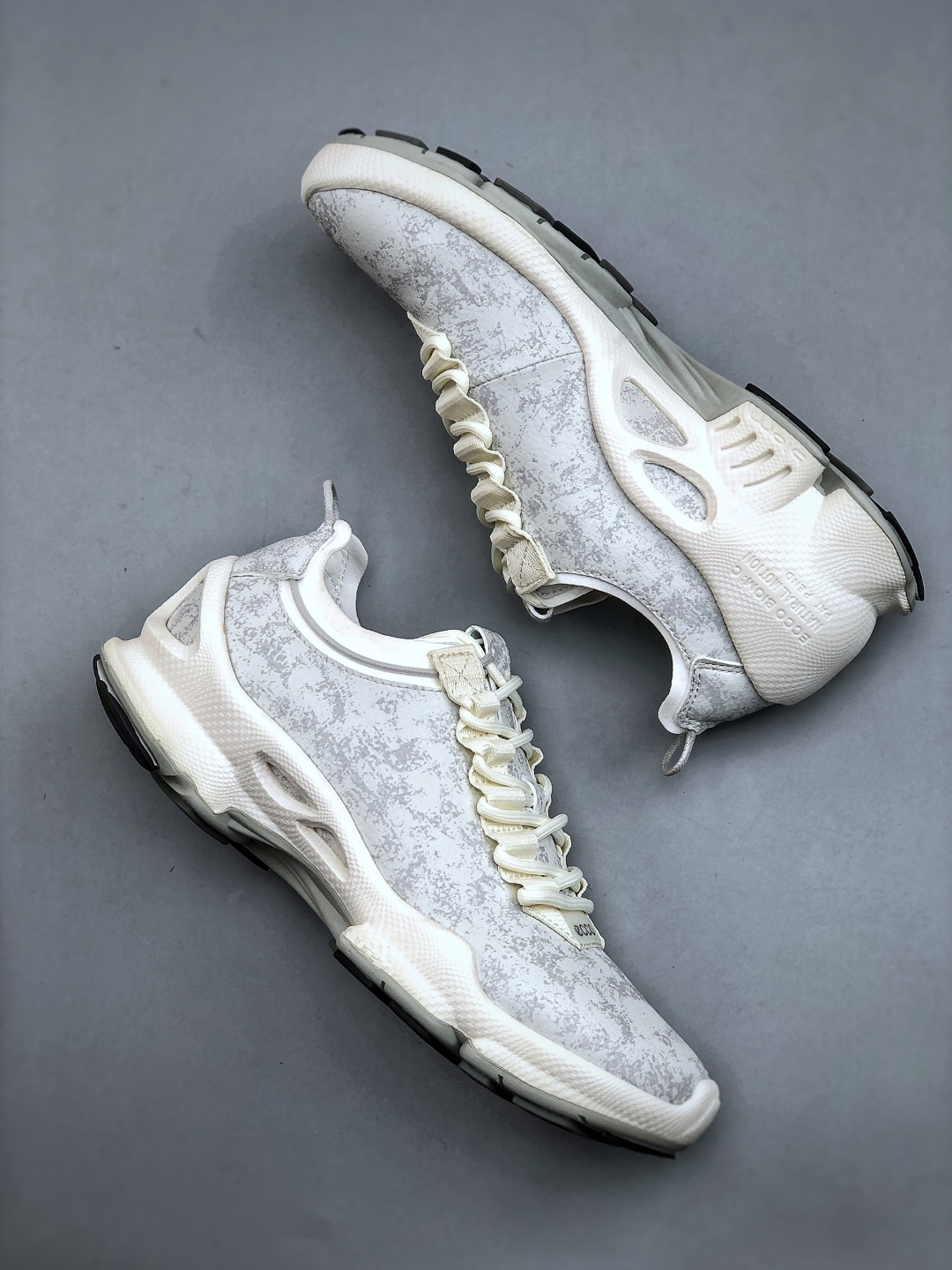 ECCO爱步 小红书爆款 新款百搭休闲款 Ecco/爱步男士跑步鞋休闲鞋透气轻质系带轻便运动鞋