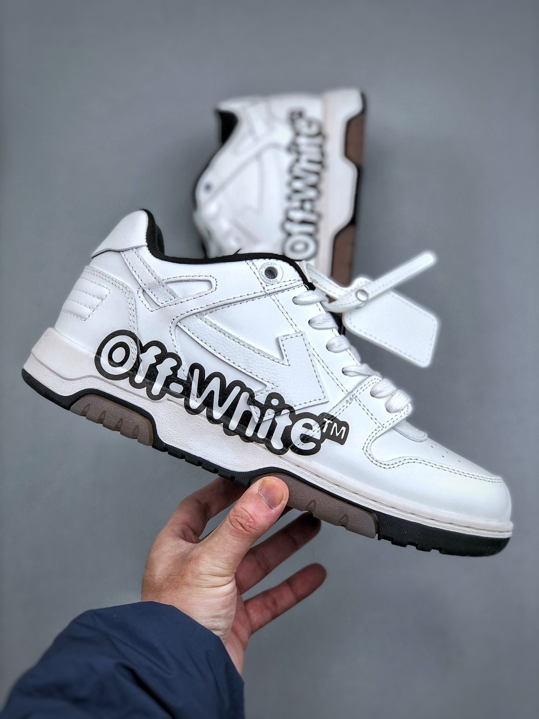 Off-White Out of Office 低帮复古休闲鞋 Off-White Out of Office 低帮复古休闲鞋