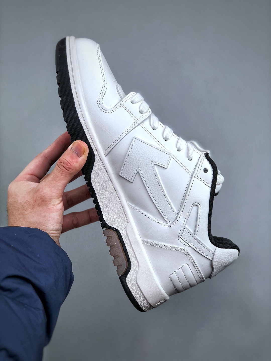 Off-White Out of Office 低帮复古休闲鞋 Off-White Out of Office 低帮复古休闲鞋