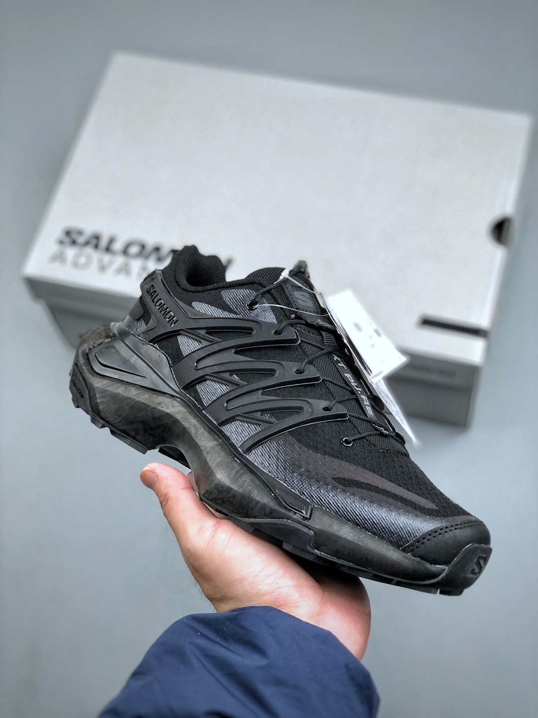 终端特价🉐疯狂套现
福利💰💰200 原240
原价市场240纯原公司级 Salomon萨洛蒙 XT PU.RE ADVANCED复古休闲运动鞋
鞋底磨损区运用CONTAGRIP耐磨鞋材 后跟自然饱满还原包裹性 鞋面用SENSIFT贴合包裹脚型 鞋跟鞋底牵引设计抓地性 3D ADVANCED CHASSIS底盘轻量化 五层组合大底 钉齿设计稳定防护 Ortholite轻量化鞋垫
货号:474460 29 尺码:36-45(半)