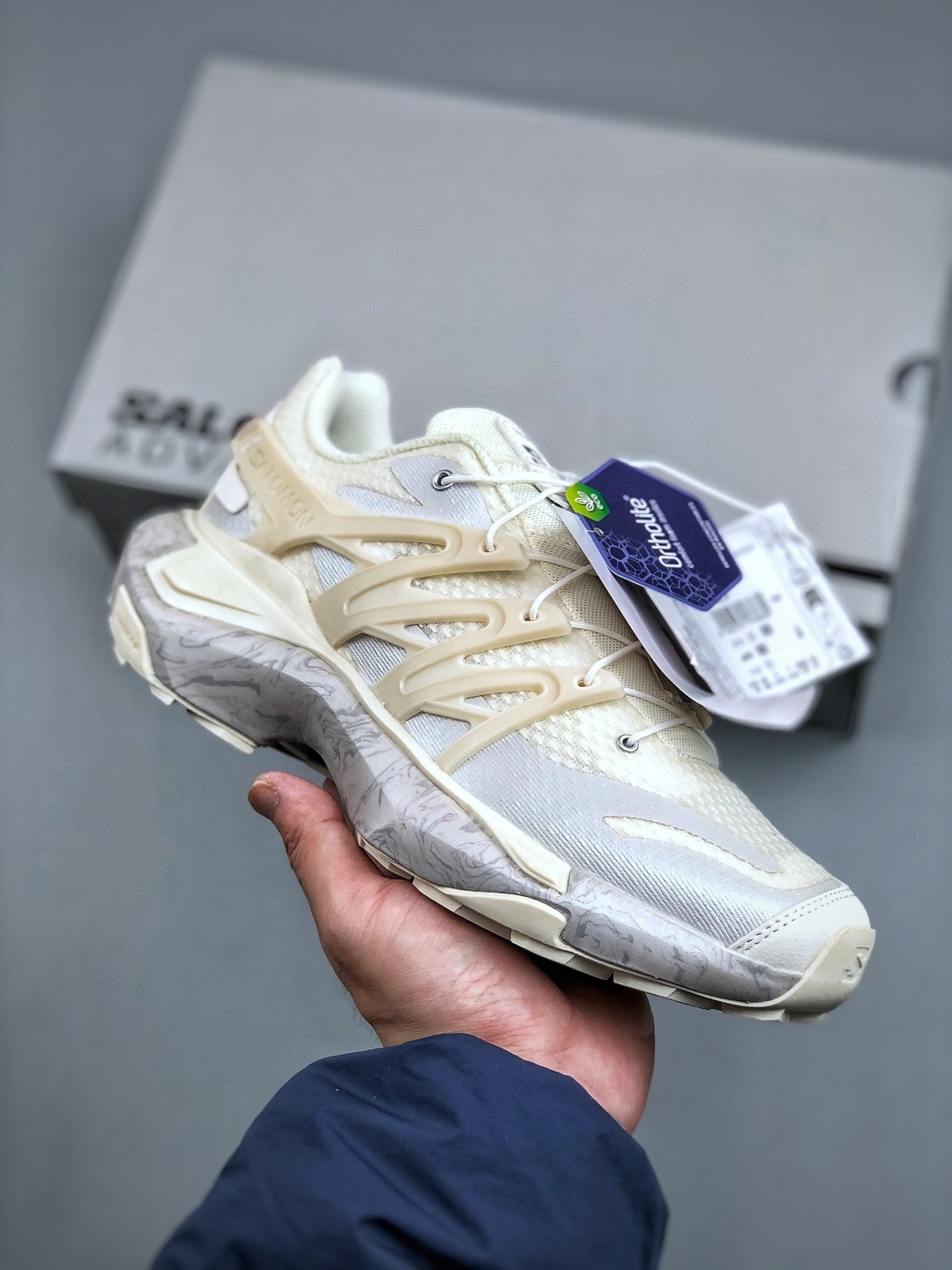 终端特价🉐疯狂套现
福利💰💰200 原240
原价市场240纯原公司级 Salomon萨洛蒙 XT PU.RE ADVANCED复古休闲运动鞋
鞋底磨损区运用CONTAGRIP耐磨鞋材 后跟自然饱满还原包裹性 鞋面用SENSIFT贴合包裹脚型 鞋跟鞋底牵引设计抓地性 3D ADVANCED CHASSIS底盘轻量化 五层组合大底 钉齿设计稳定防护 Ortholite轻量化鞋垫
货号:474464 33 尺码:36-45(半)