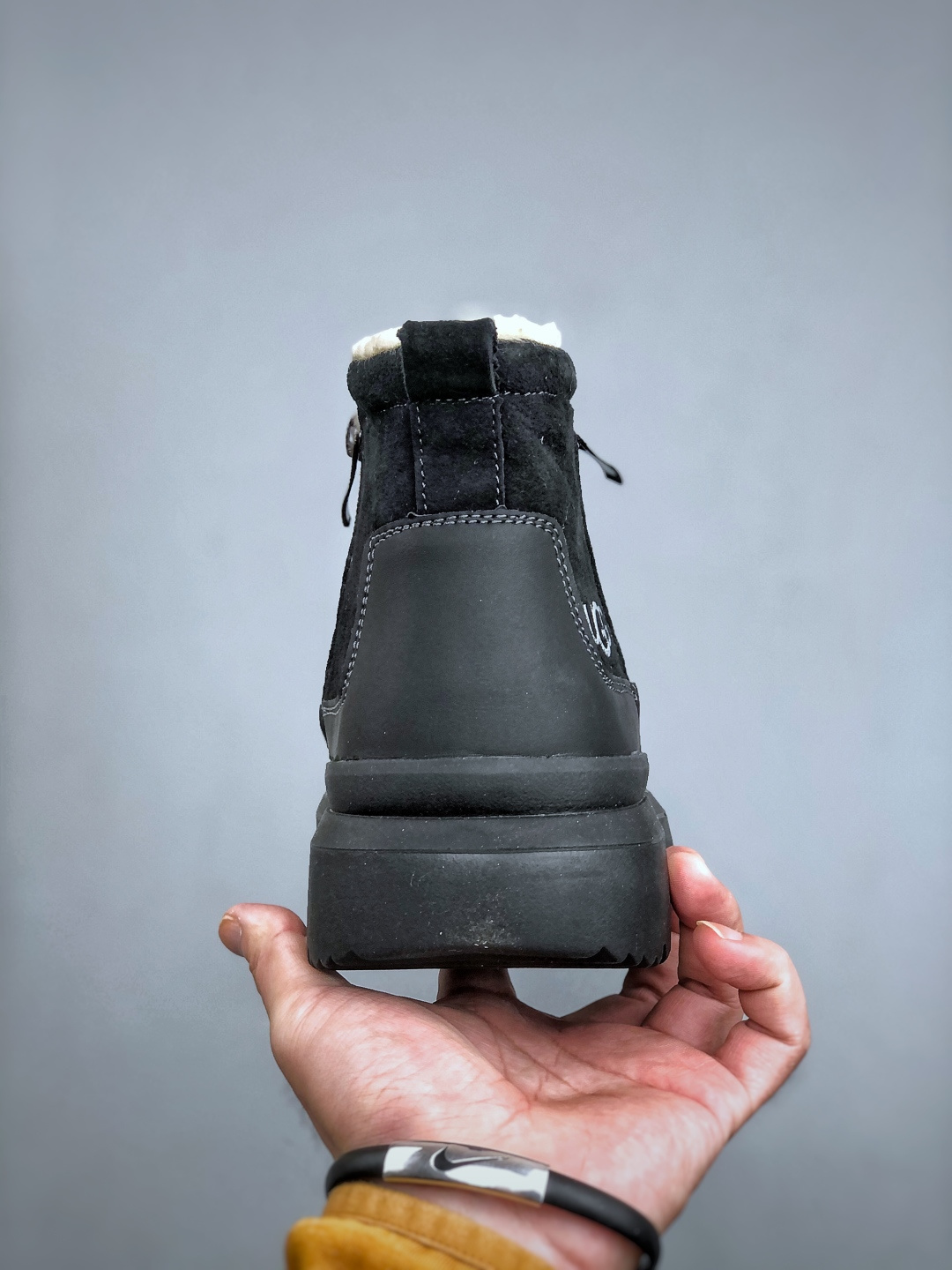 UGG 2025秋冬高帮新款 便鞋新生系列 休闲乐福男鞋 经典翻毛牛皮搭配10毫米羊毛里衬