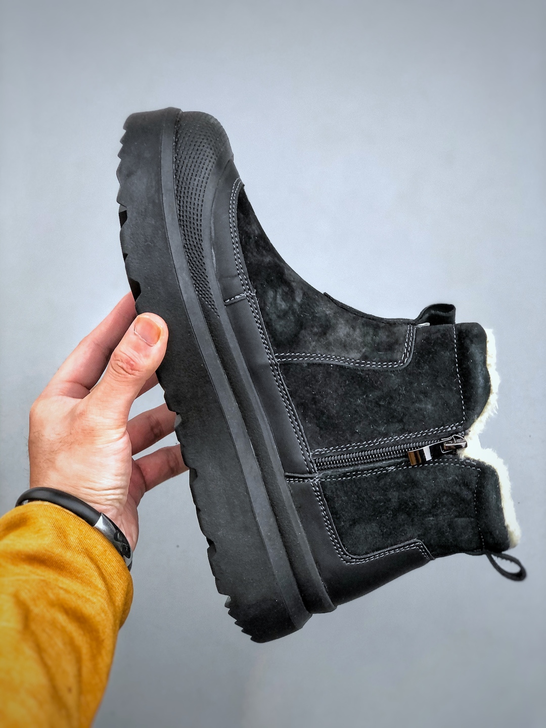 UGG 2025秋冬高帮新款 便鞋新生系列 休闲乐福男鞋 经典翻毛牛皮搭配10毫米羊毛里衬