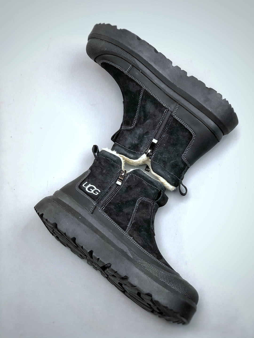 UGG 2025秋冬高帮新款 便鞋新生系列 休闲乐福男鞋 经典翻毛牛皮搭配10毫米羊毛里衬