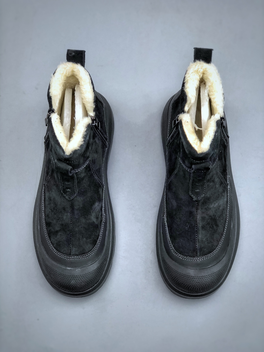 UGG 2025秋冬高帮新款 便鞋新生系列 休闲乐福男鞋 经典翻毛牛皮搭配10毫米羊毛里衬