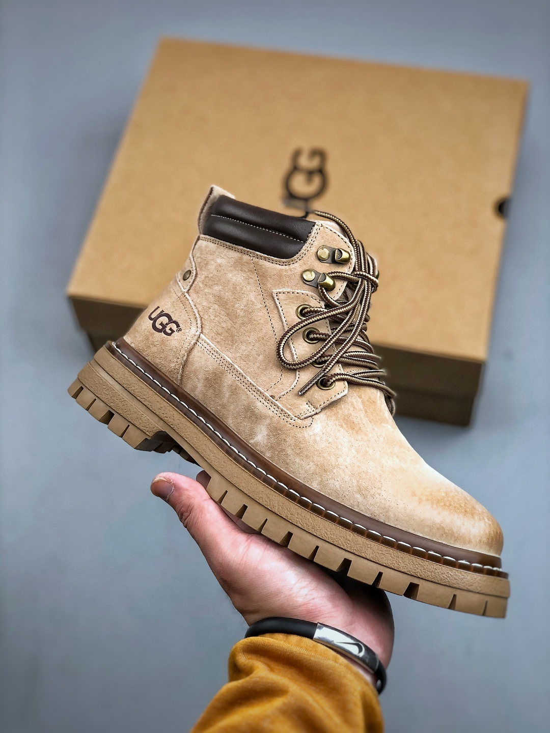 新货UGG 2025秋冬新品(内里加绒保暖)秋冬必备 男女同款户外中帮休闲马丁靴雪地靴系列 新货UGG 2025秋冬新品(内里加绒保暖)秋冬必备 男女同款户外中帮休闲马丁靴雪地靴系列