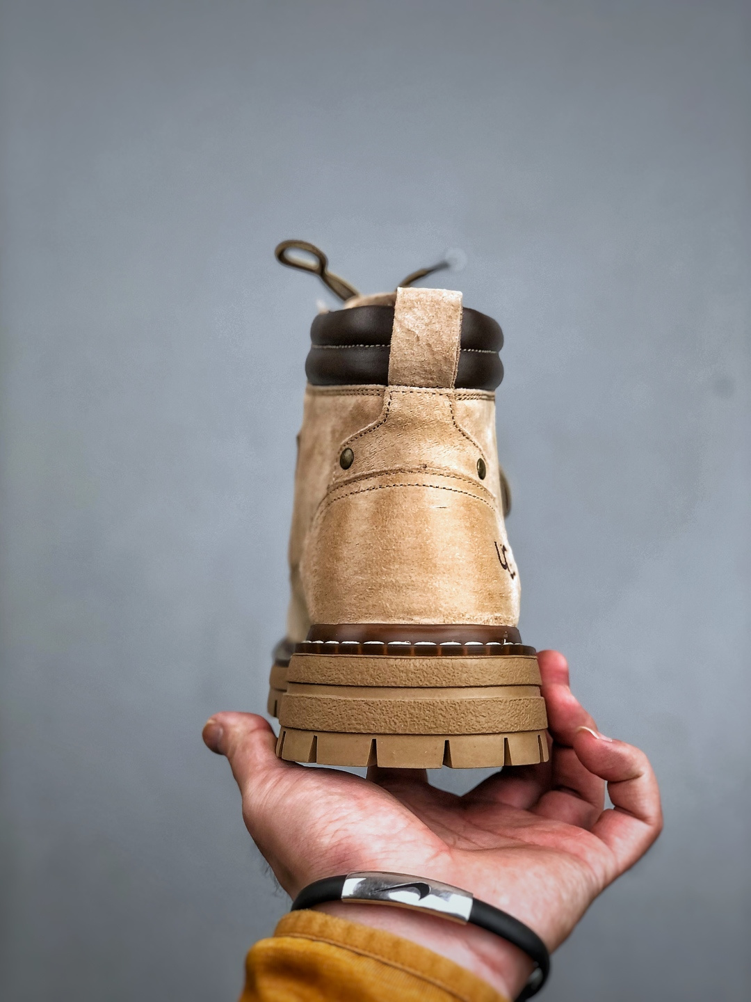 新货UGG 2025秋冬新品(内里加绒保暖)秋冬必备 男女同款户外中帮休闲马丁靴雪地靴系列 新货UGG 2025秋冬新品(内里加绒保暖)秋冬必备 男女同款户外中帮休闲马丁靴雪地靴系列