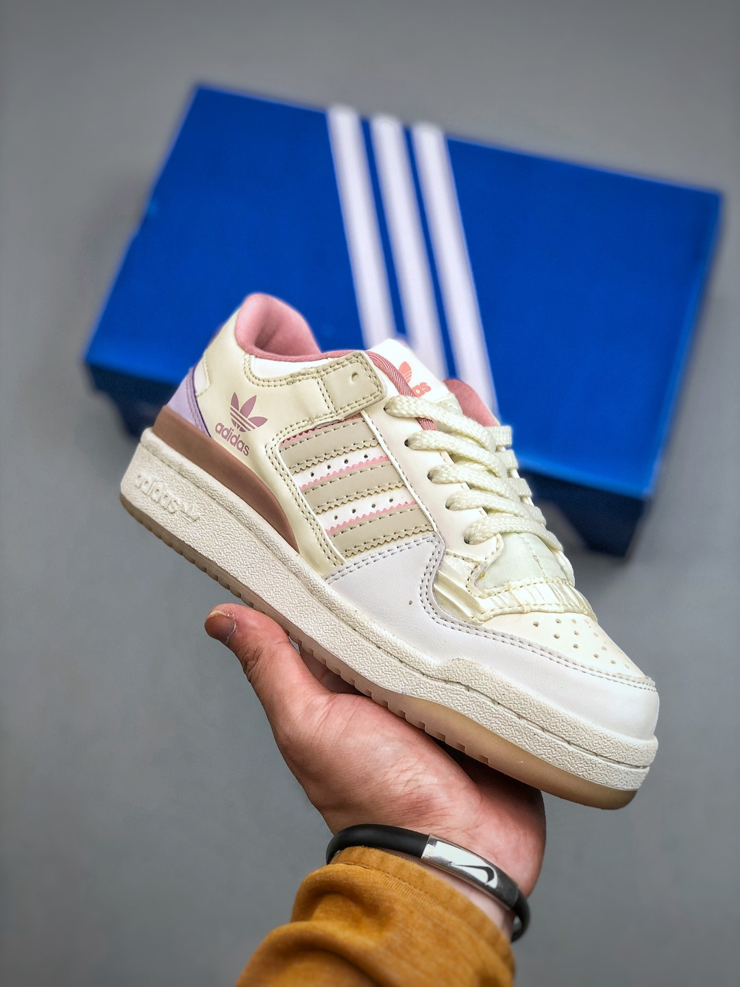 Adidas Originals FORUM LOW CL W 阿迪达斯 三叶草低帮 经典复古板鞋 潮流休闲鞋 货号:JQ6702 (半)