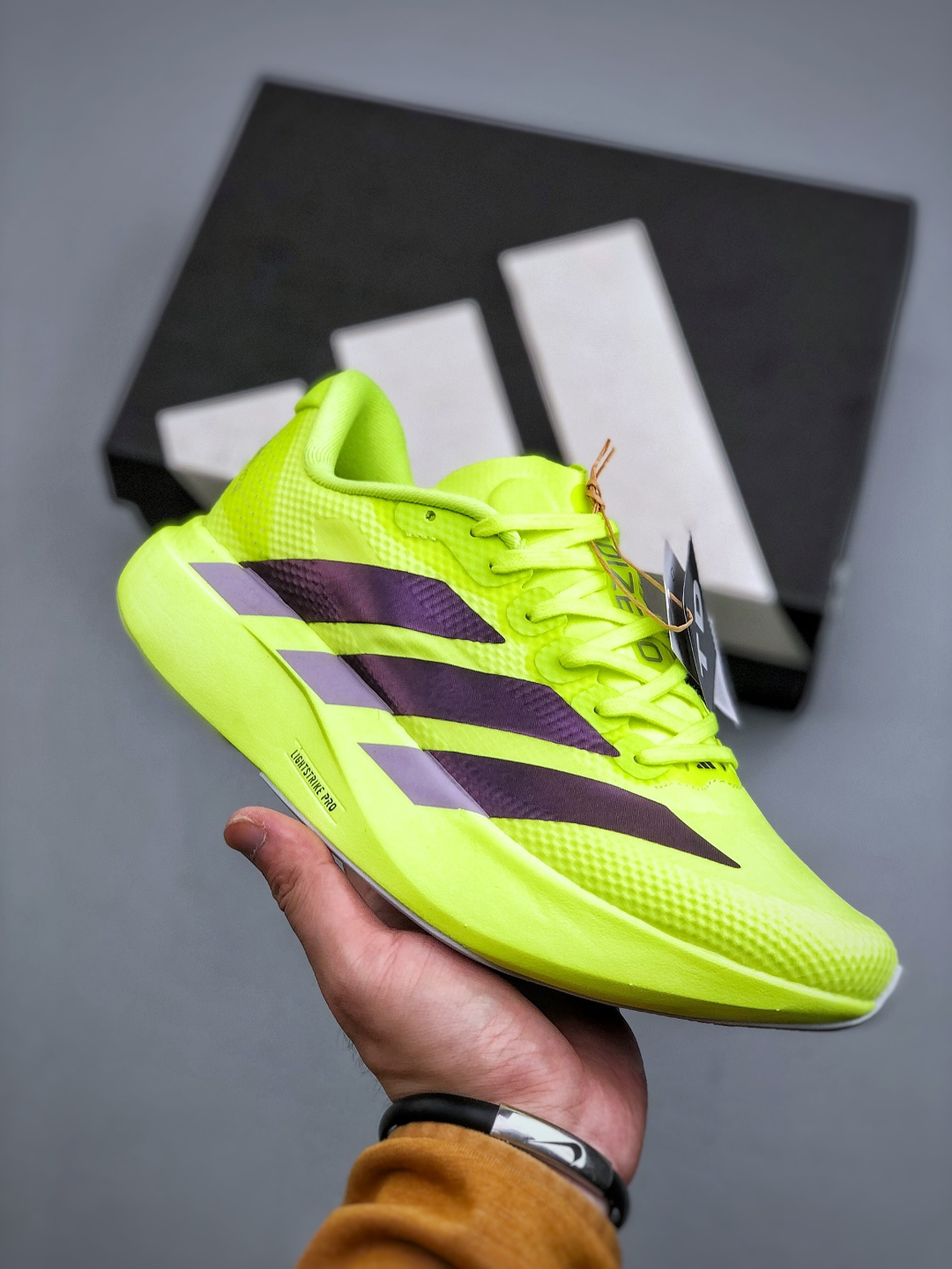 Ad Adizero Evo SL 阿迪超轻透气缓震跑鞋 以令人难以置信的138克重量,刷新了跑鞋轻量化的记录,阿迪在材料科学和工艺技术上的深厚积累.JR2024 (半)