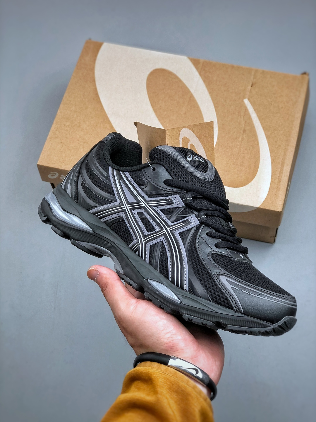 💰155  Asics GEL-SEKIRAN 亚瑟士 时尚舒适 低帮 休闲跑步鞋
货号:1203A711-002 尺码：36-45