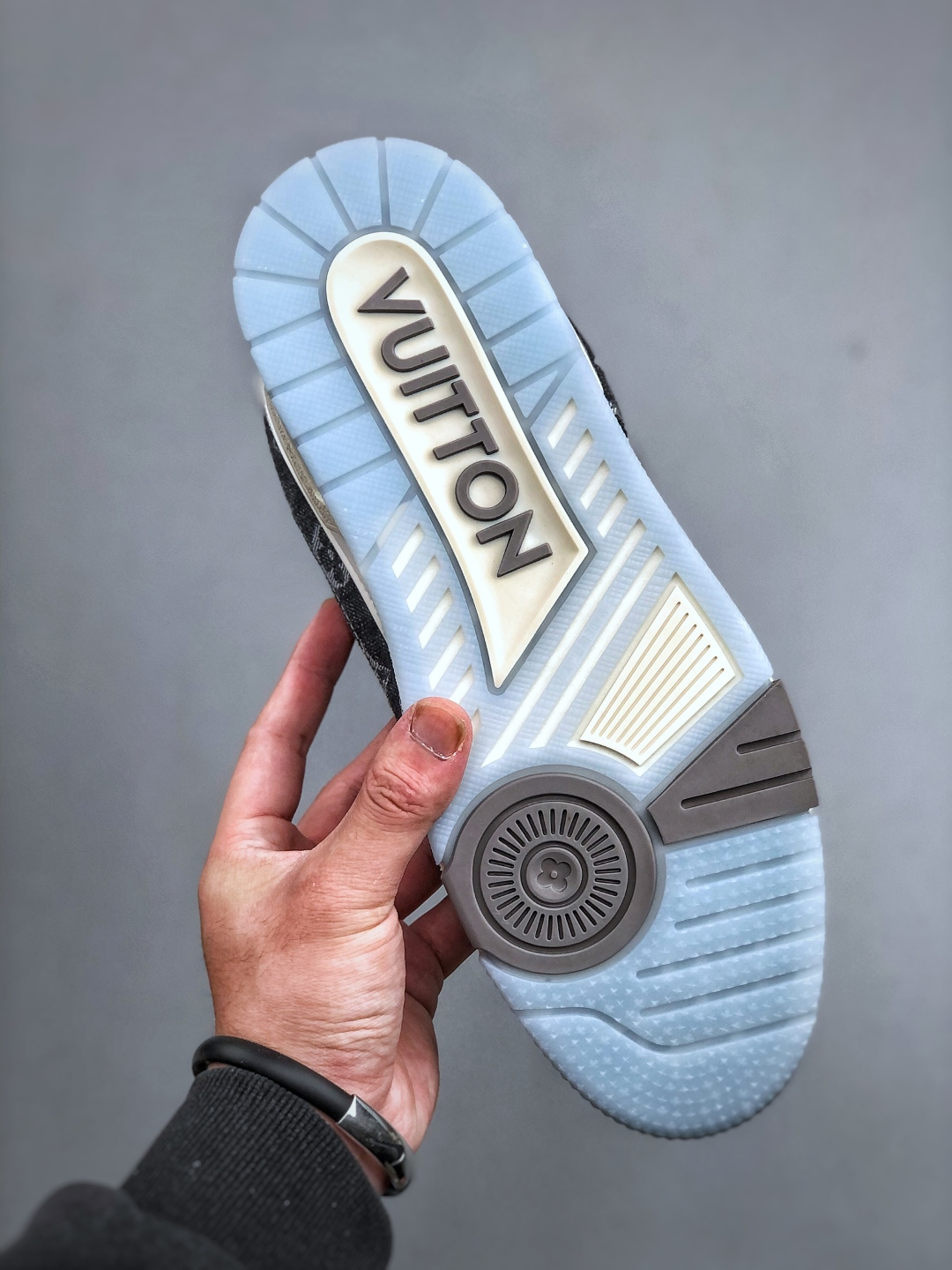 YS纯原广奢高端货 LOUIS VUITT路易威登 LV Trainer 牛皮革 鳄鱼皮