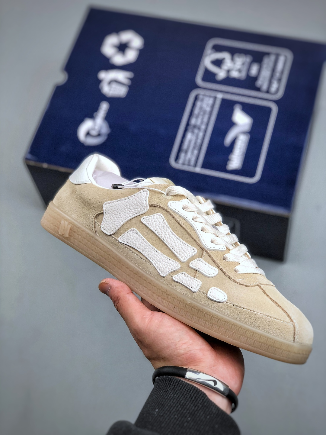 AMIRI SkeletHigh 骨骼鞋 此款简洁而不失设计感