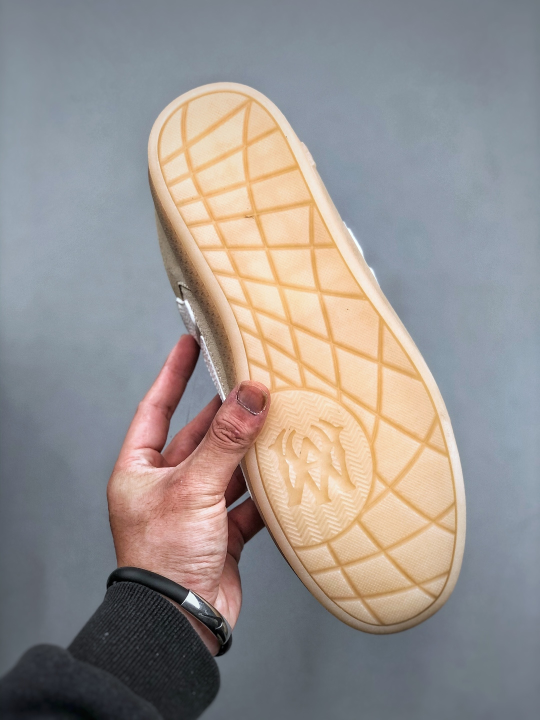 AMIRI SkeletHigh 骨骼鞋 此款简洁而不失设计感