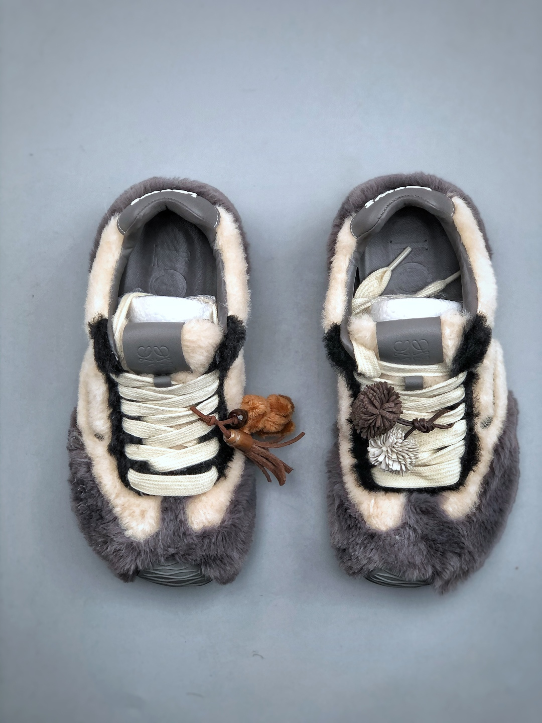 LOEWE罗意威 Ballet Runner 2.0 2026 秋冬走秀款羊羔毛阿甘德训鞋