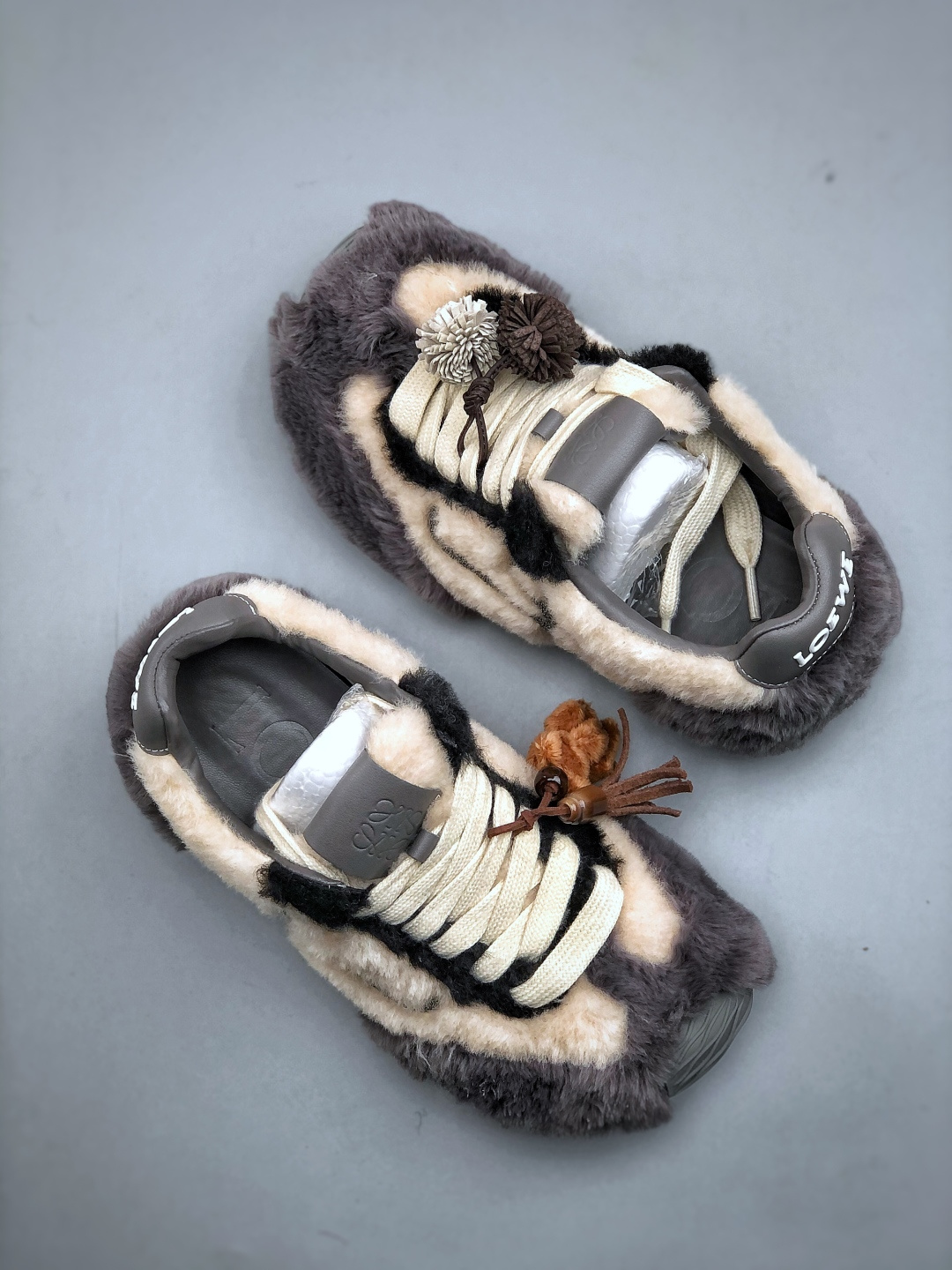 LOEWE罗意威 Ballet Runner 2.0 2026 秋冬走秀款羊羔毛阿甘德训鞋