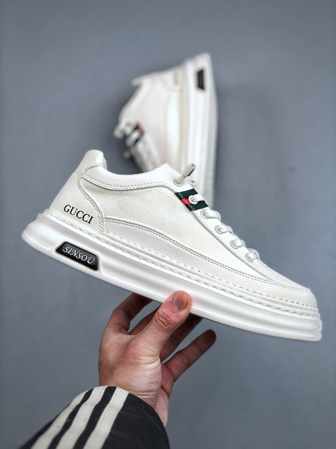 GUCCI古驰今年最新款男士休闲鞋 889988