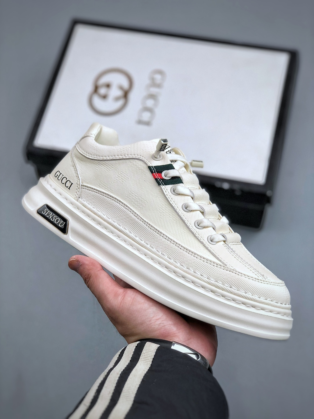 GUCCI古驰今年最新款男士休闲鞋 889988