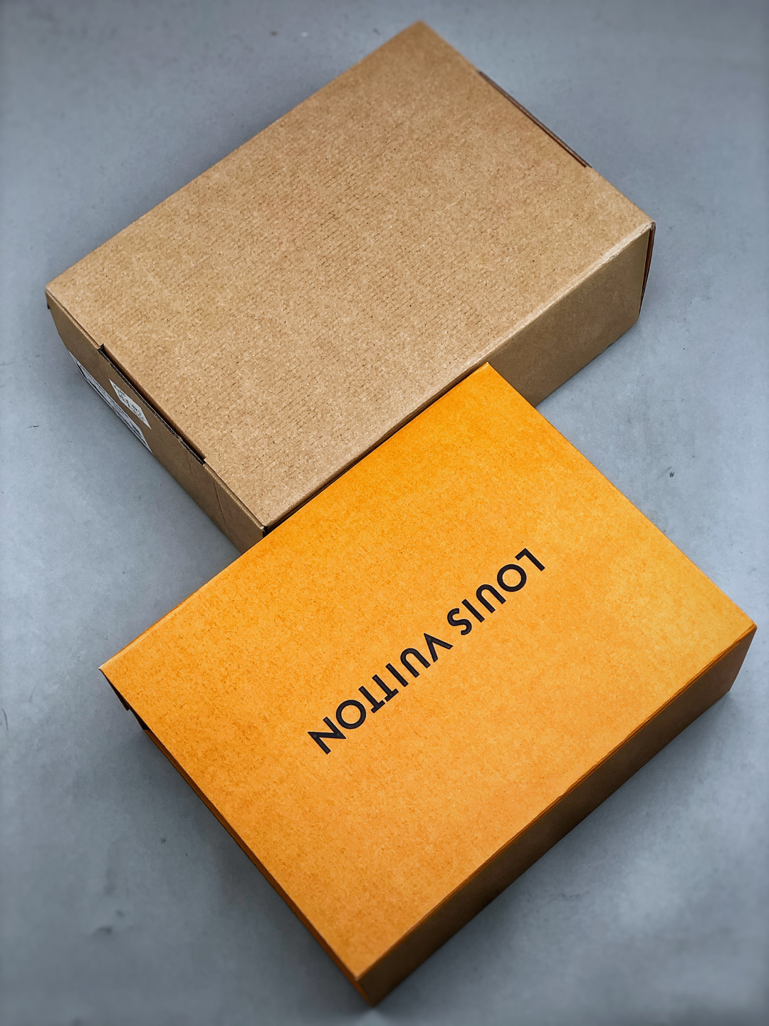 420 LV Trainer系列高奢运动鞋 新款芯片潮人必备单品