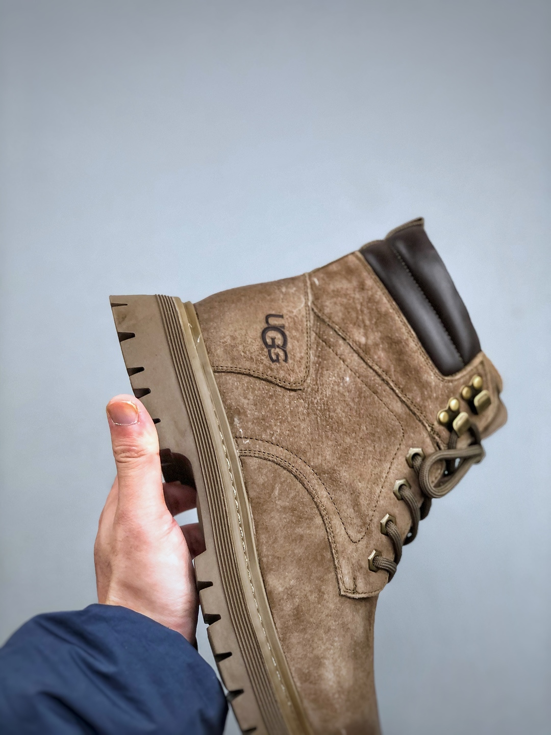 新货#UGG 秋冬新品（毛绒一体内里保暖锁热）秋冬必备 户外中帮休闲马丁靴雪地靴系列