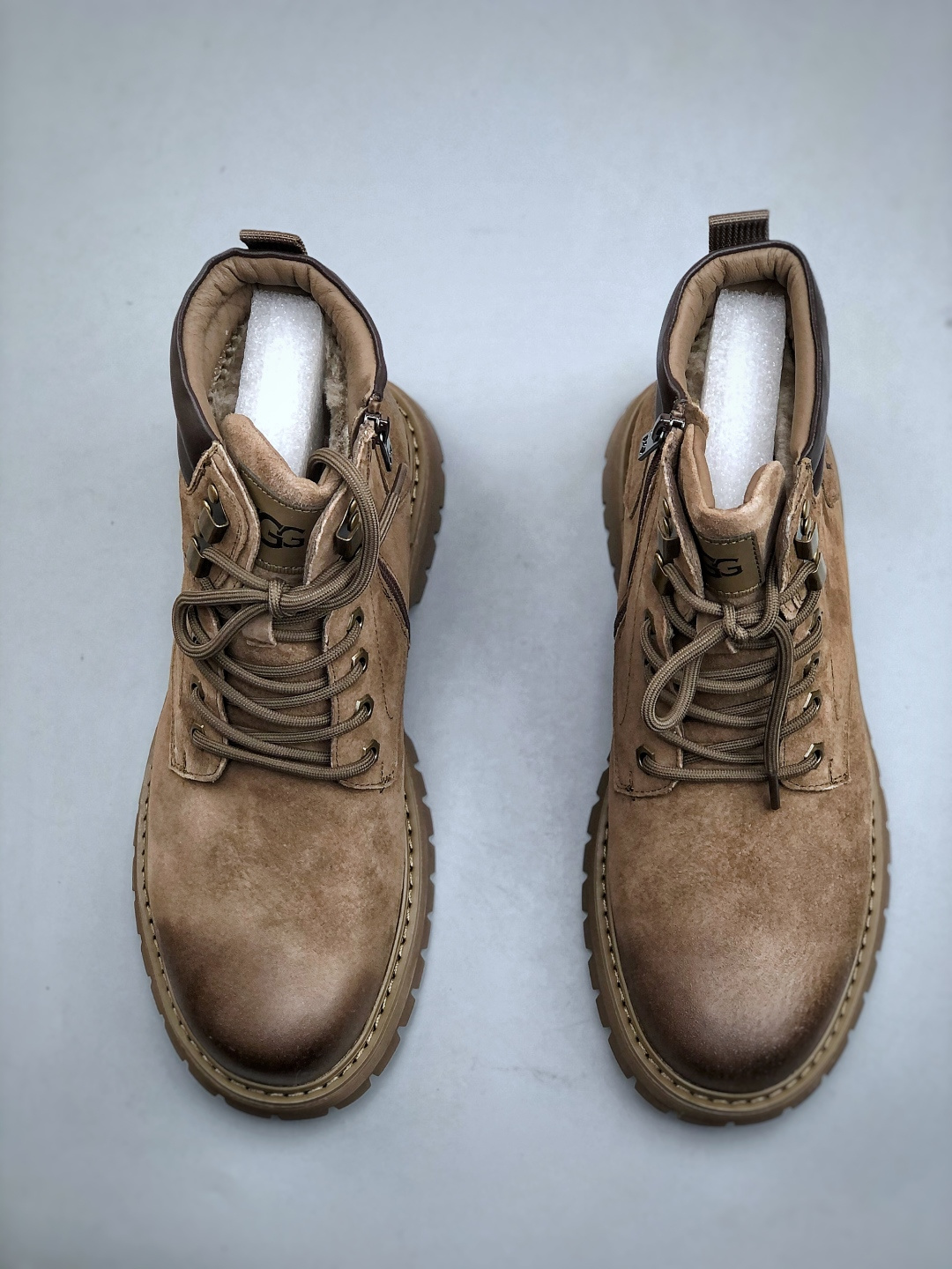 新货#UGG 秋冬新品（毛绒一体内里保暖锁热）秋冬必备 户外中帮休闲马丁靴雪地靴系列
