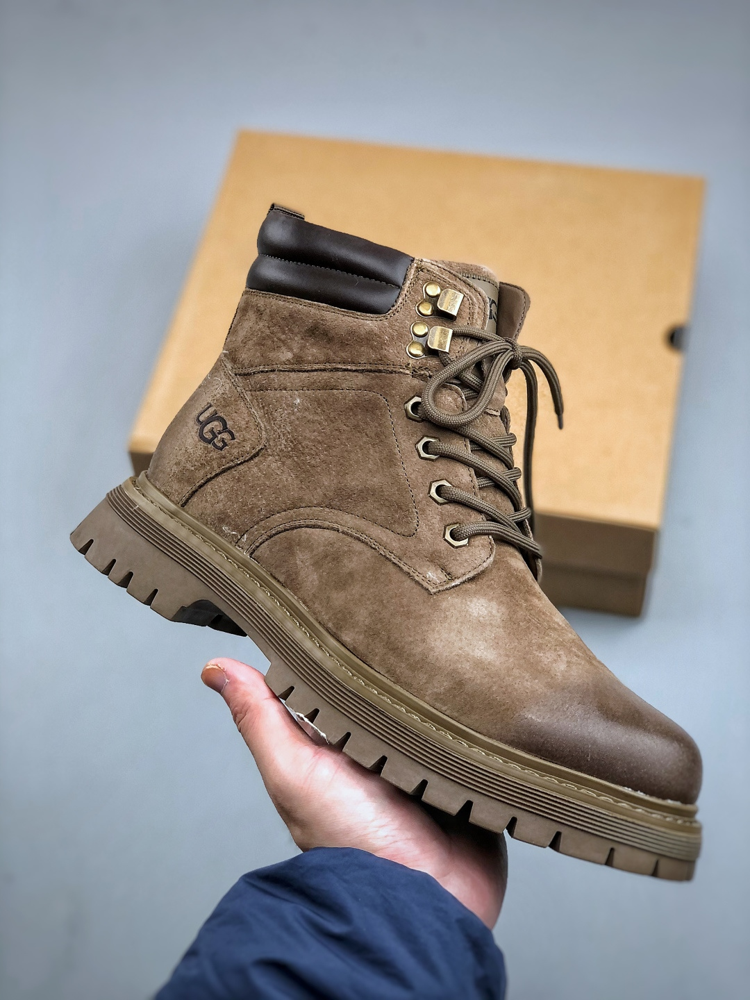 新货#UGG 秋冬新品（毛绒一体内里保暖锁热）秋冬必备 户外中帮休闲马丁靴雪地靴系列