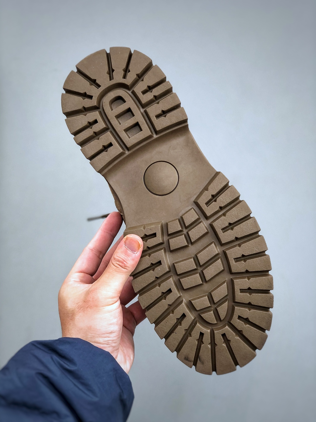 新货#UGG 秋冬新品（毛绒一体内里保暖锁热）秋冬必备 户外中帮休闲马丁靴雪地靴系列