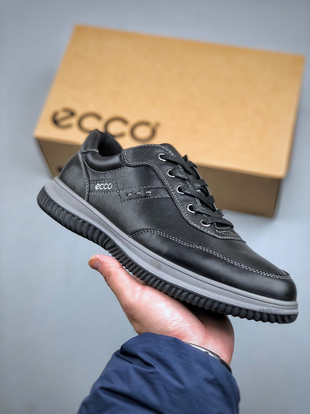 Ecco爱步潮流男鞋2025春秋款街头 男款百搭 街头系列新品 工艺牛皮鞋面 挺阔有型纹理清晰 Ecco爱步潮流男鞋2025春秋款街头 男款百搭 街头系列新品 工艺牛皮鞋面 挺阔有型纹理清晰