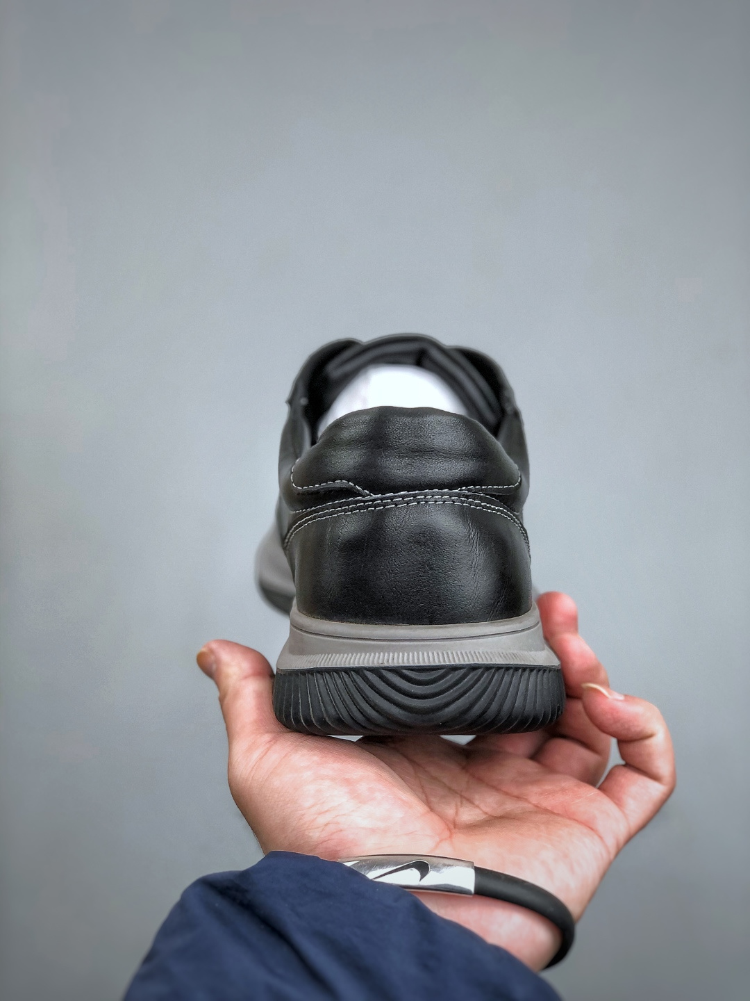 Ecco爱步潮流男鞋2025春秋款街头 男款百搭 街头系列新品 工艺牛皮鞋面 挺阔有型纹理清晰 Ecco爱步潮流男鞋2025春秋款街头 男款百搭 街头系列新品 工艺牛皮鞋面 挺阔有型纹理清晰