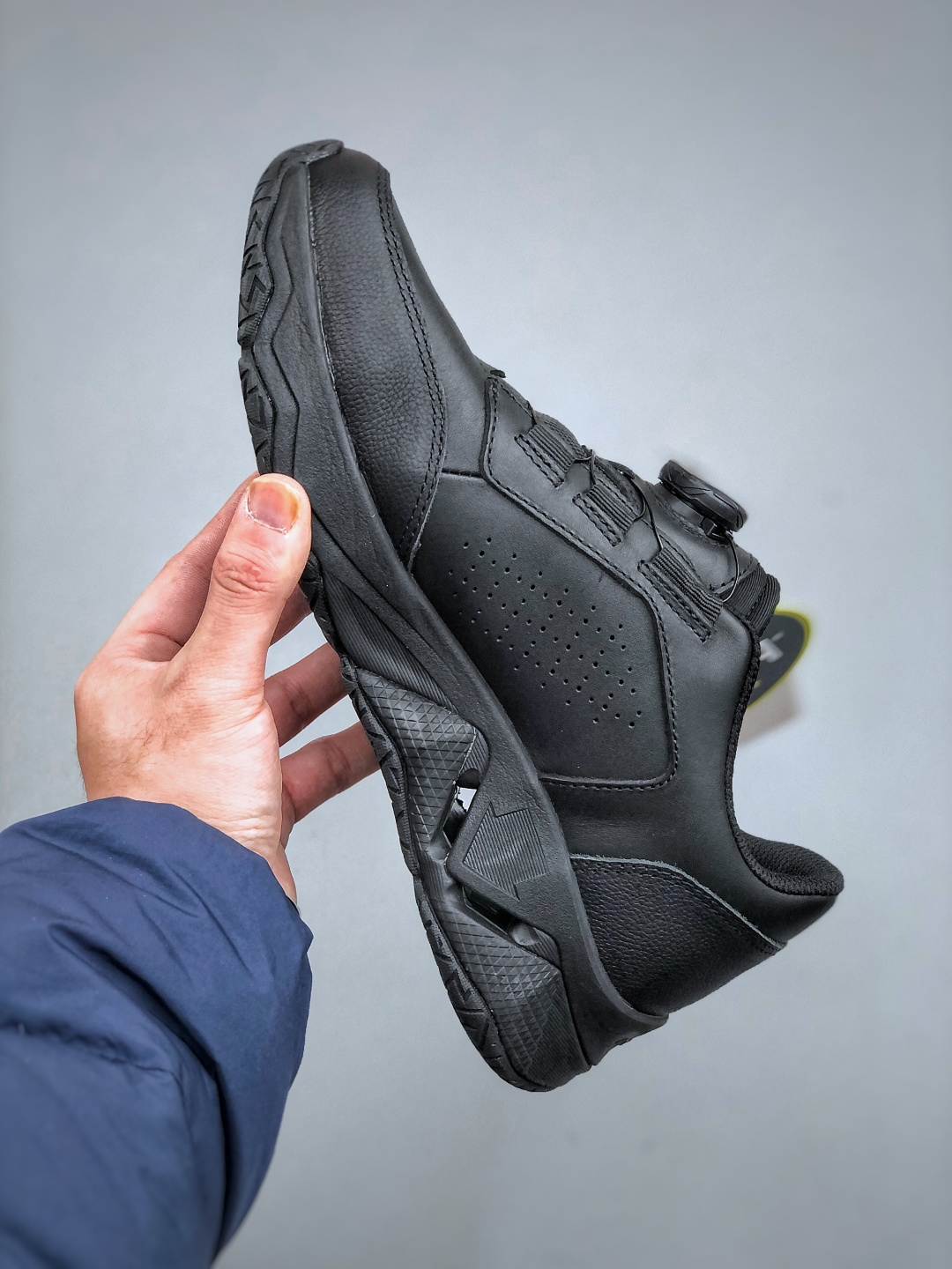 DESCENTE迪桑特轻盈防水时尚休闲运动覆盖防水男子越野跑鞋-Top High Quatity Cheap Sneakers Fashion Clothing Clothes Bags handbags Shoes of all Brand wholesale With The best Quality And Beautiful Price from China Factory Chinese suppliers wholesaler seller DESCENTE迪桑特轻盈防水时尚休闲运动覆盖防水男子越野跑鞋