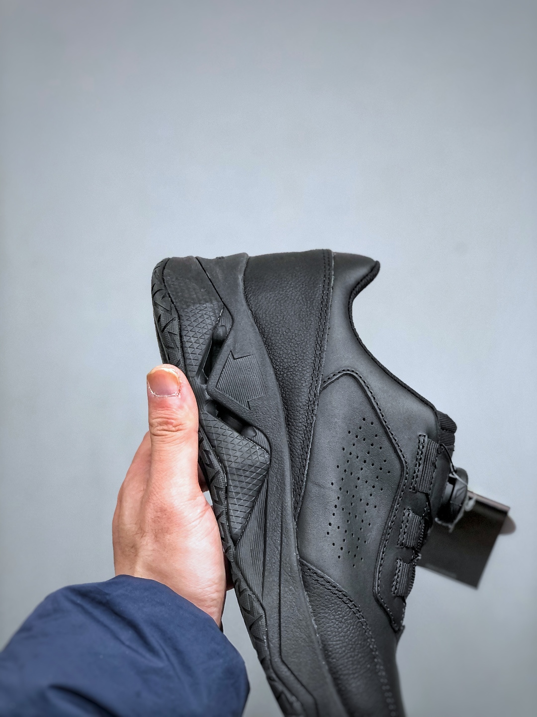 DESCENTE迪桑特轻盈防水时尚休闲运动覆盖防水男子越野跑鞋-Top High Quatity Cheap Sneakers Fashion Clothing Clothes Bags handbags Shoes of all Brand wholesale With The best Quality And Beautiful Price from China Factory Chinese suppliers wholesaler seller DESCENTE迪桑特轻盈防水时尚休闲运动覆盖防水男子越野跑鞋