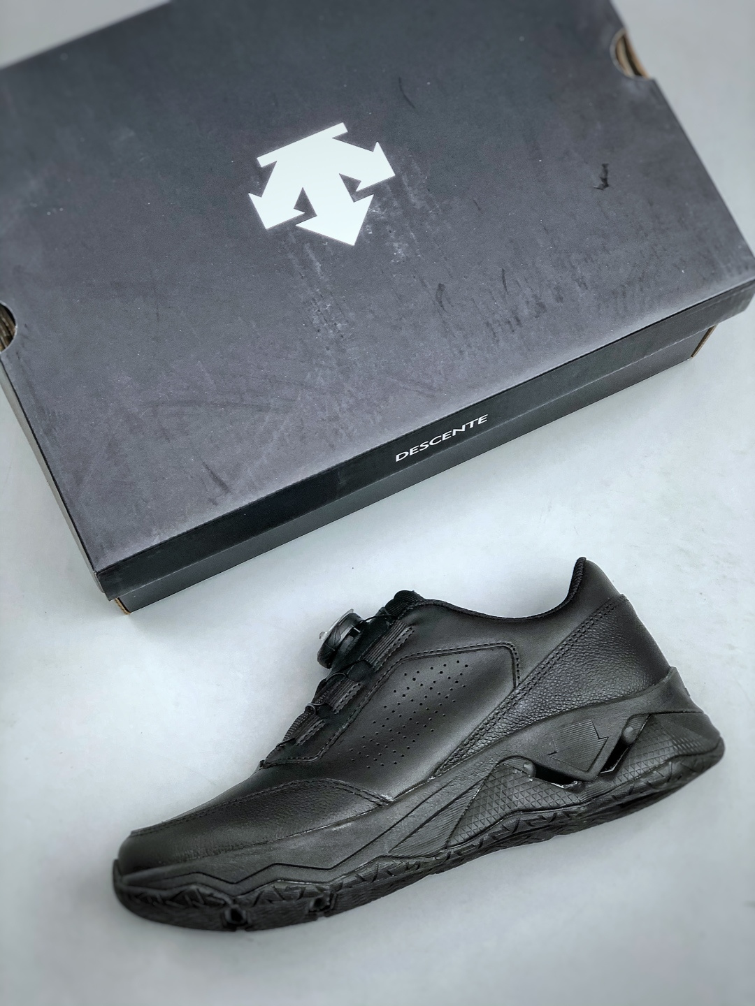 DESCENTE迪桑特轻盈防水时尚休闲运动覆盖防水男子越野跑鞋-Top High Quatity Cheap Sneakers Fashion Clothing Clothes Bags handbags Shoes of all Brand wholesale With The best Quality And Beautiful Price from China Factory Chinese suppliers wholesaler seller DESCENTE迪桑特轻盈防水时尚休闲运动覆盖防水男子越野跑鞋
