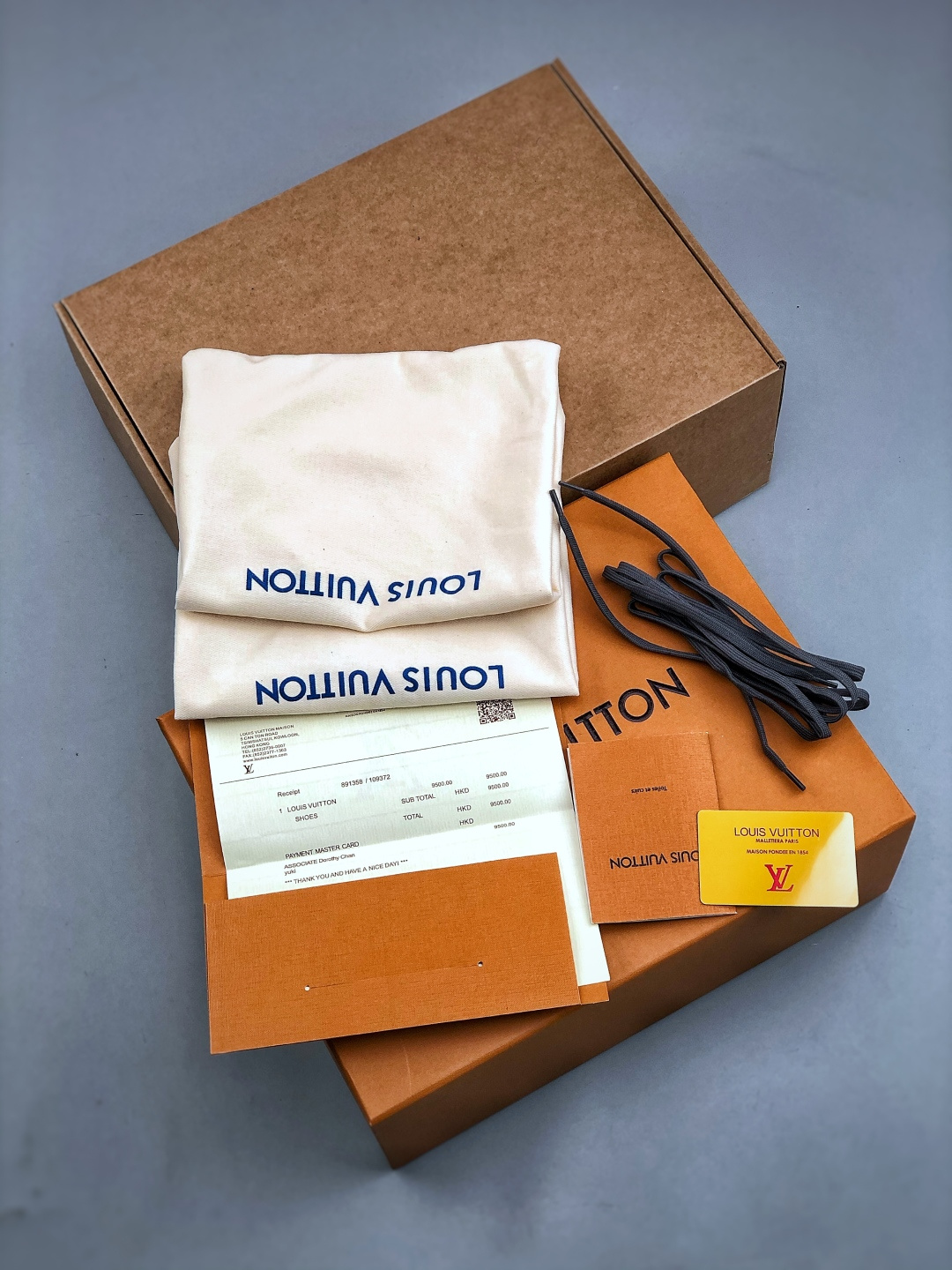 380 LOUIS VUITTON Runner Tatic系列 牛皮革 · 织物·圆头系带 · 低帮休闲男鞋 LV高端运动线 Runner Tatic 正统版型-Chinese UA Cheap High Quatity Brand Clothes Bags handbags Sneakers wholesale wholesaler seller from China Factory suppliers Fashion Clothing Shoes best Quality Beautiful Price 380 LOUIS VUITTON Runner Tatic系列 牛皮革 · 织物·圆头系带 · 低帮休闲男鞋 LV高端运动线 Runner Tatic 正统版型