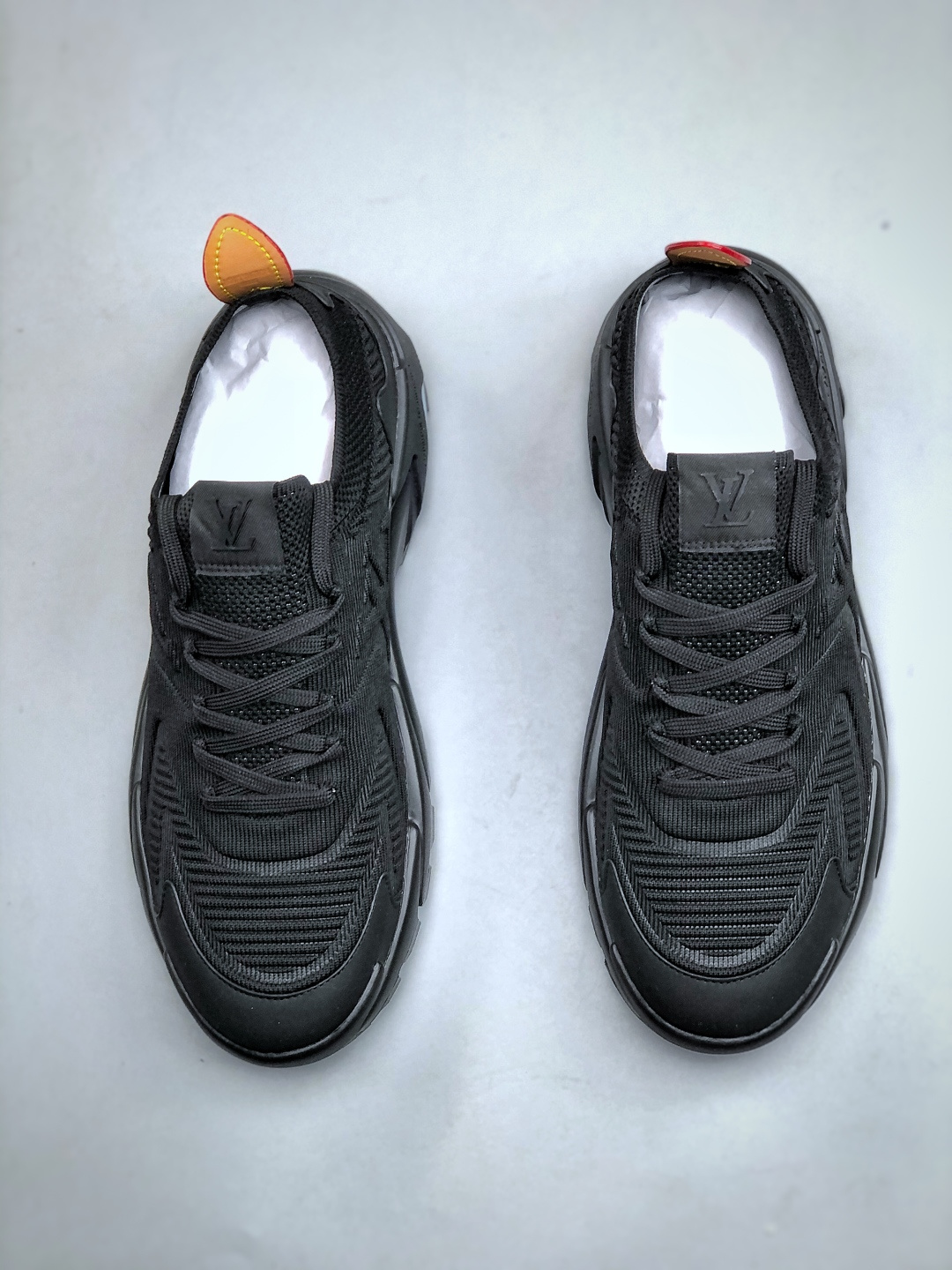 380 LOUIS VUITTON Runner Tatic系列 牛皮革 · 织物·圆头系带 · 低帮休闲男鞋 LV高端运动线 Runner Tatic 正统版型-Chinese UA Cheap High Quatity Brand Clothes Bags handbags Sneakers wholesale wholesaler seller from China Factory suppliers Fashion Clothing Shoes best Quality Beautiful Price 380 LOUIS VUITTON Runner Tatic系列 牛皮革 · 织物·圆头系带 · 低帮休闲男鞋 LV高端运动线 Runner Tatic 正统版型