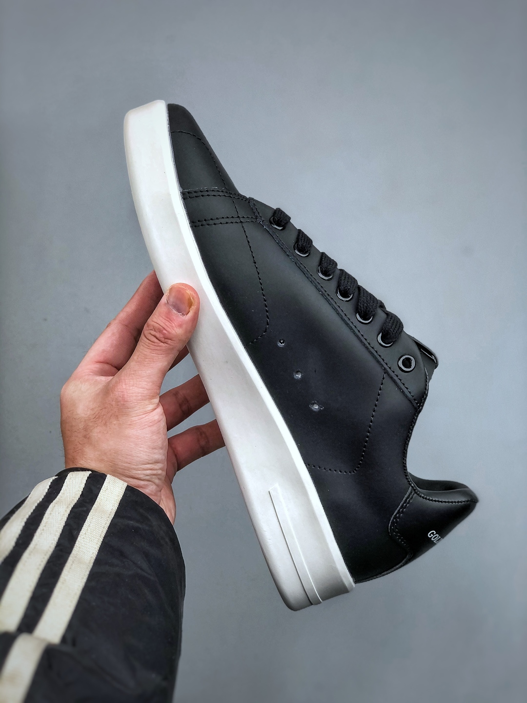 💰260支持放店K  Golden Goose 圆头平底系带 低帮休闲鞋 官方新款 完美精细做工 代购指定版本 全手工打磨做旧 官网同步 多双正品拆解打版 鞋面原版定制牛皮 内里定制毛巾料 意大利牛皮 独家开模乳胶垫 手工打磨 包边组合大底   