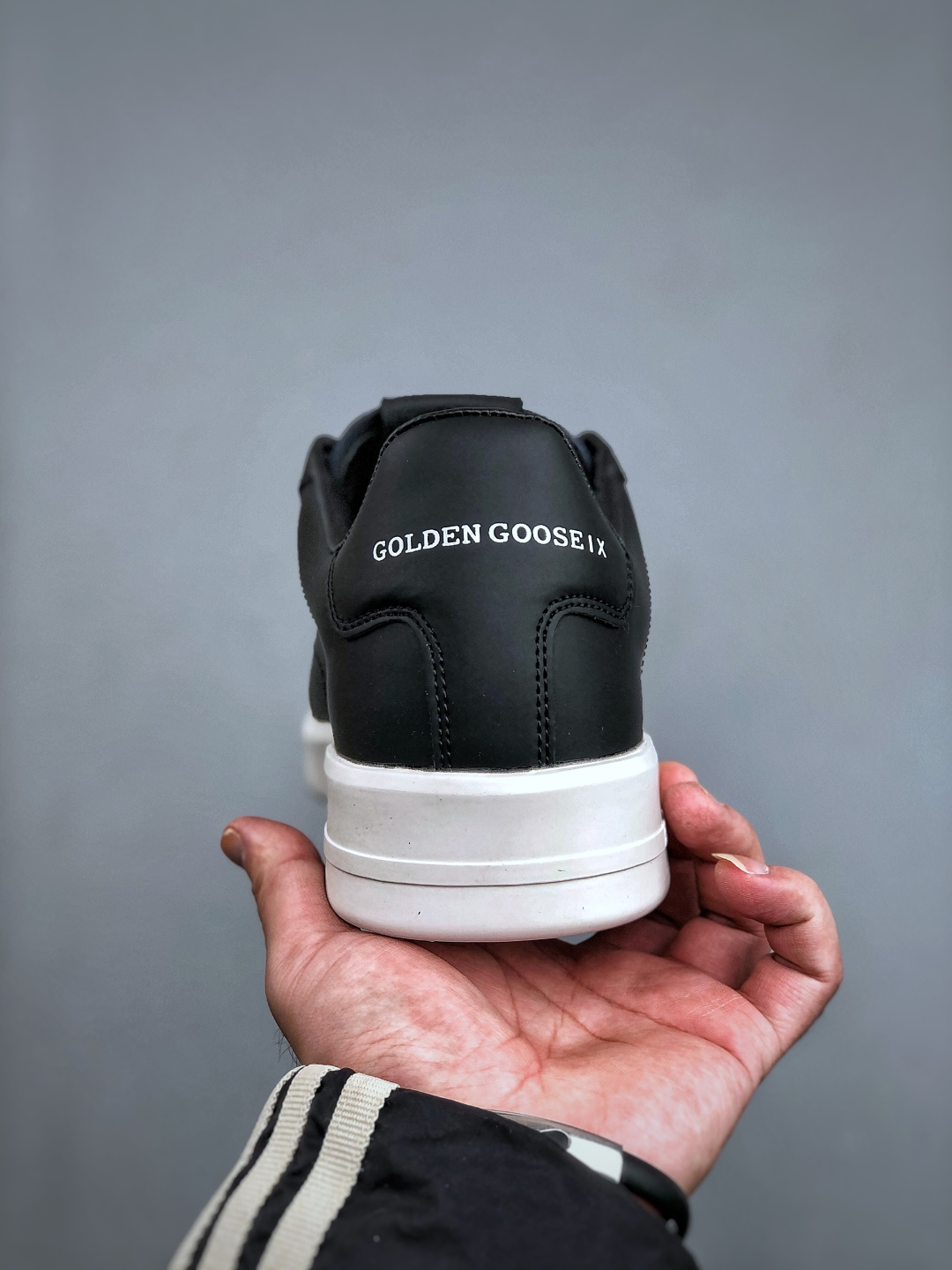 💰260支持放店K  Golden Goose 圆头平底系带 低帮休闲鞋 官方新款 完美精细做工 代购指定版本 全手工打磨做旧 官网同步 多双正品拆解打版 鞋面原版定制牛皮 内里定制毛巾料 意大利牛皮 独家开模乳胶垫 手工打磨 包边组合大底   