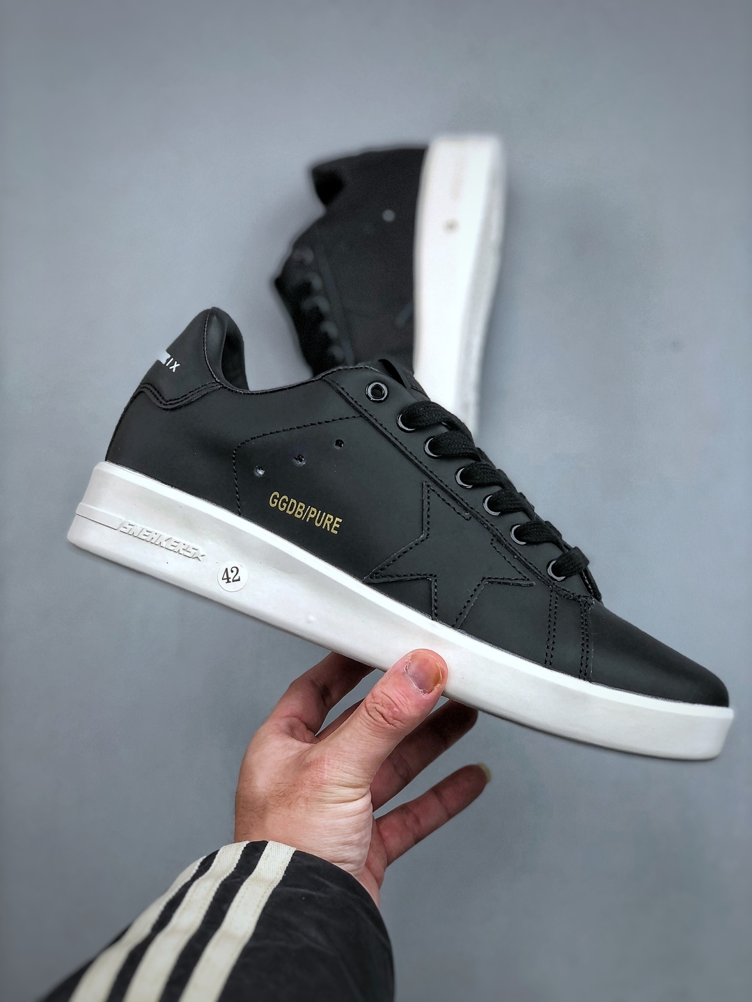 💰260支持放店K  Golden Goose 圆头平底系带 低帮休闲鞋 官方新款 完美精细做工 代购指定版本 全手工打磨做旧 官网同步 多双正品拆解打版 鞋面原版定制牛皮 内里定制毛巾料 意大利牛皮 独家开模乳胶垫 手工打磨 包边组合大底   