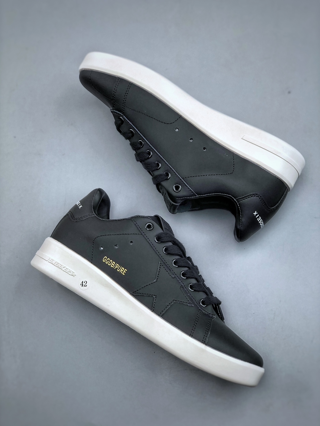 💰260支持放店K  Golden Goose 圆头平底系带 低帮休闲鞋 官方新款 完美精细做工 代购指定版本 全手工打磨做旧 官网同步 多双正品拆解打版 鞋面原版定制牛皮 内里定制毛巾料 意大利牛皮 独家开模乳胶垫 手工打磨 包边组合大底   