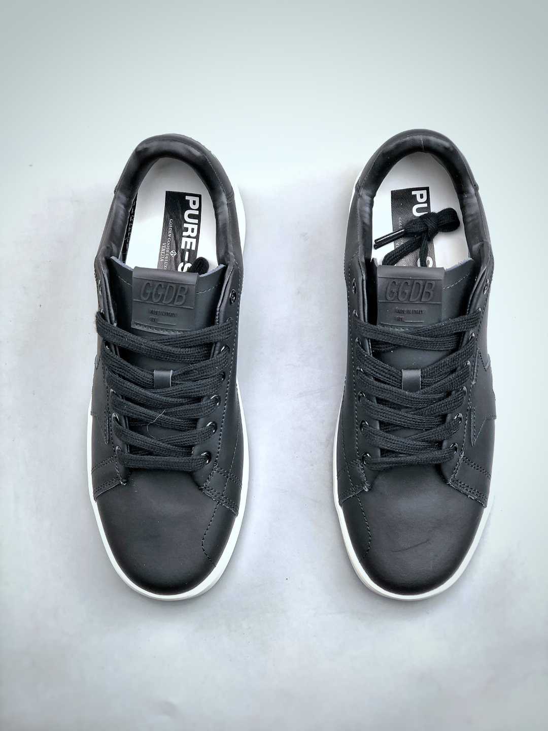 💰260支持放店K  Golden Goose 圆头平底系带 低帮休闲鞋 官方新款 完美精细做工 代购指定版本 全手工打磨做旧 官网同步 多双正品拆解打版 鞋面原版定制牛皮 内里定制毛巾料 意大利牛皮 独家开模乳胶垫 手工打磨 包边组合大底   