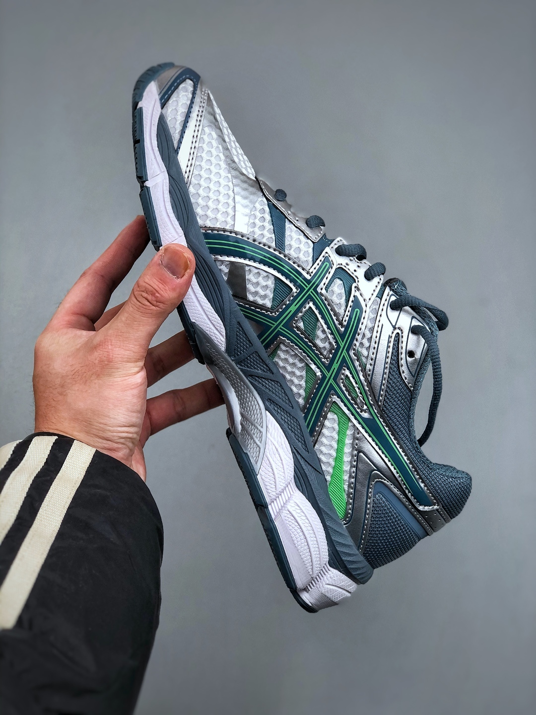 💰260纯原版本  J版  Asics Gel-Cumulus 16 亚瑟士 防滑耐磨 休闲运动鞋 货号：1203A733-100 尺码：36-48（半）