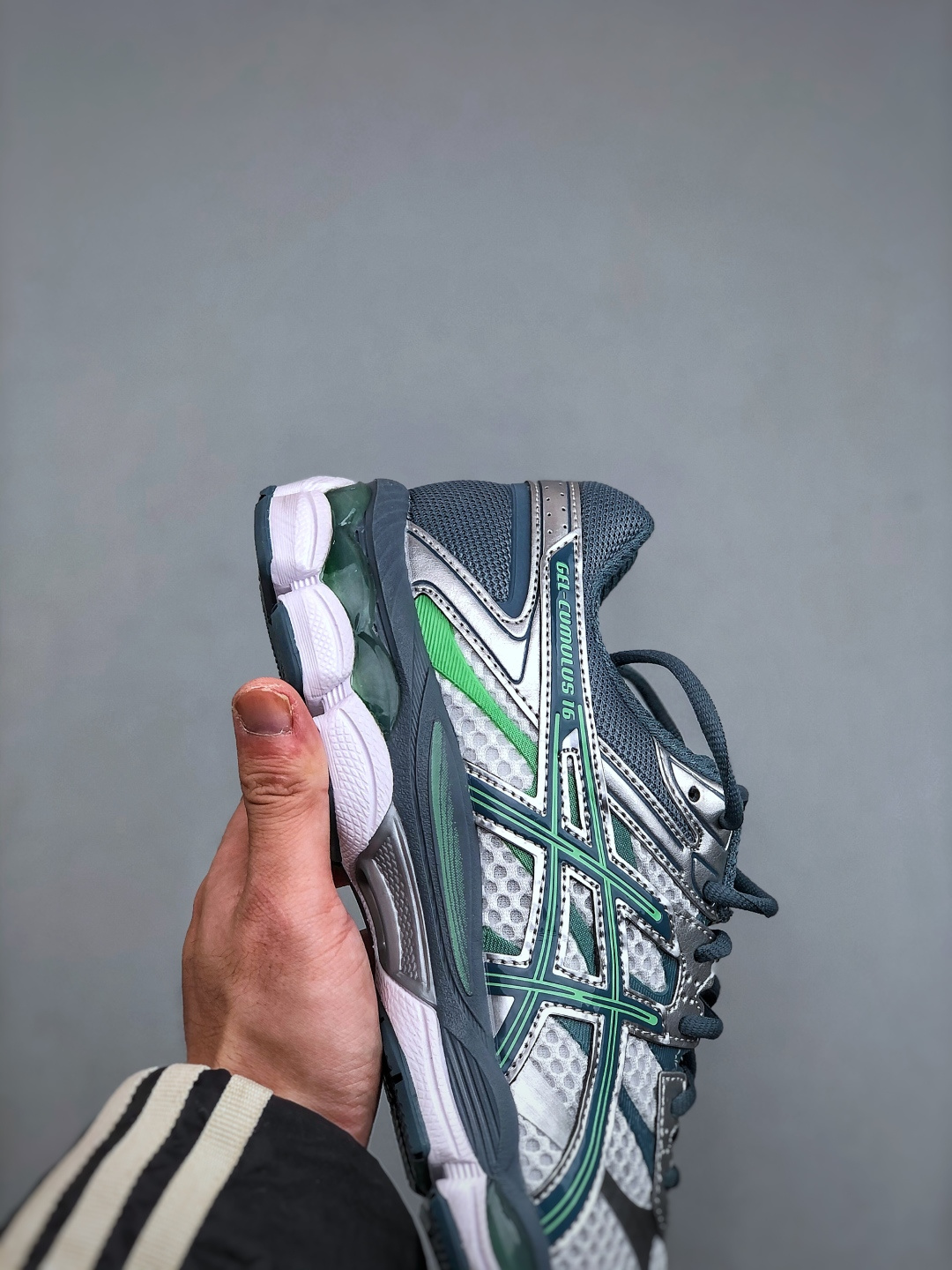 💰260纯原版本  J版  Asics Gel-Cumulus 16 亚瑟士 防滑耐磨 休闲运动鞋 货号：1203A733-100 尺码：36-48（半）