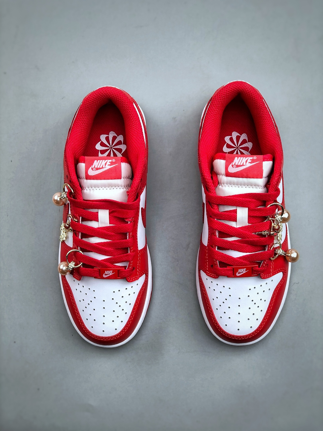 💰280纯原版本 （配件丢失扣20） NIKE DUNK LOW NEXT NATURE 婚鞋 吉祥喜庆  DD1873 116 独家版型蒸餾加工帶來的是更好的视觉和脚感体验大厂纯原品质出货 清洁度 电绣工艺 皮料切割干净无任何毛边 细节完美
尺码：36-44（半）